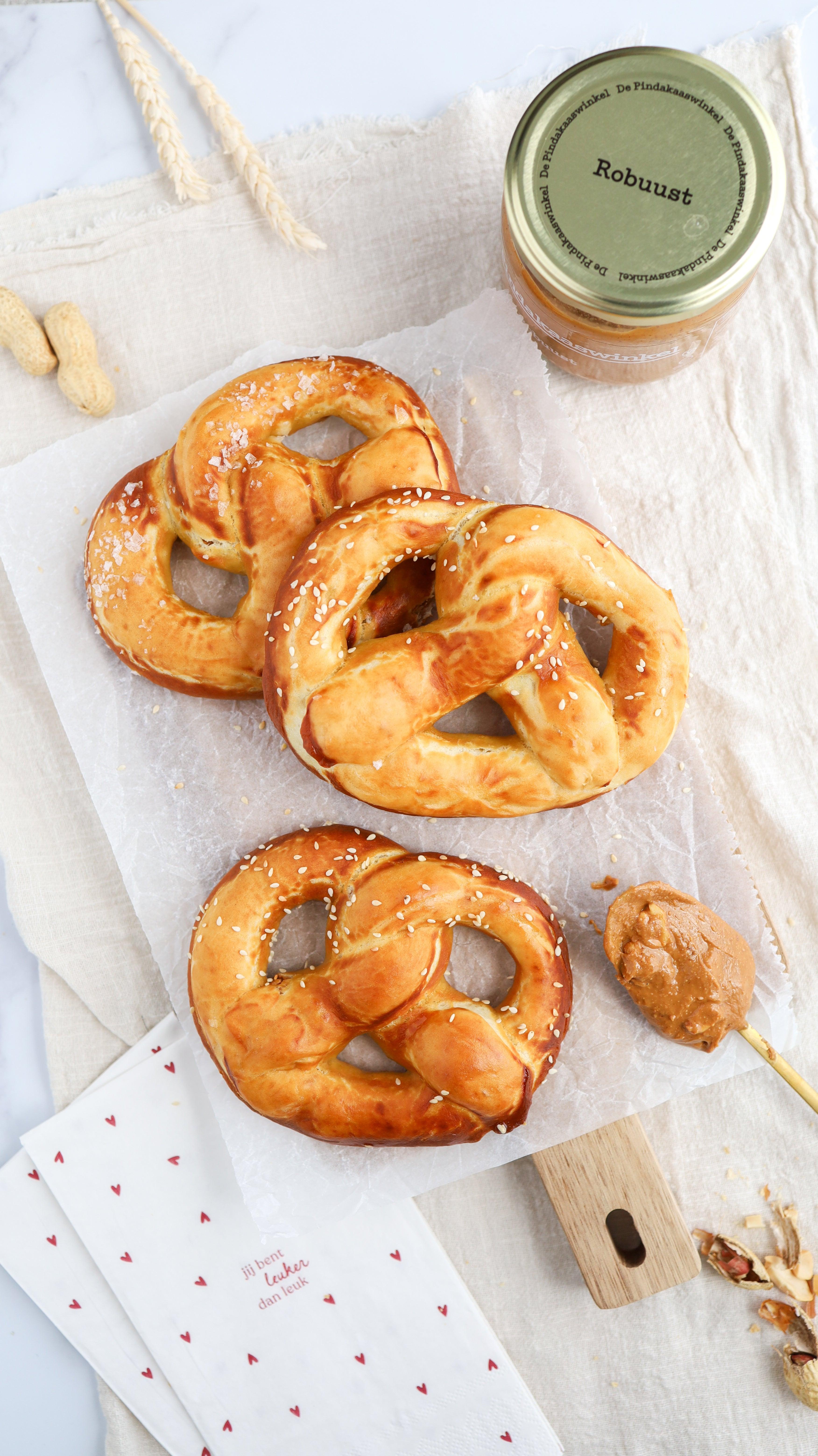 Gevulde pindakaas pretzels